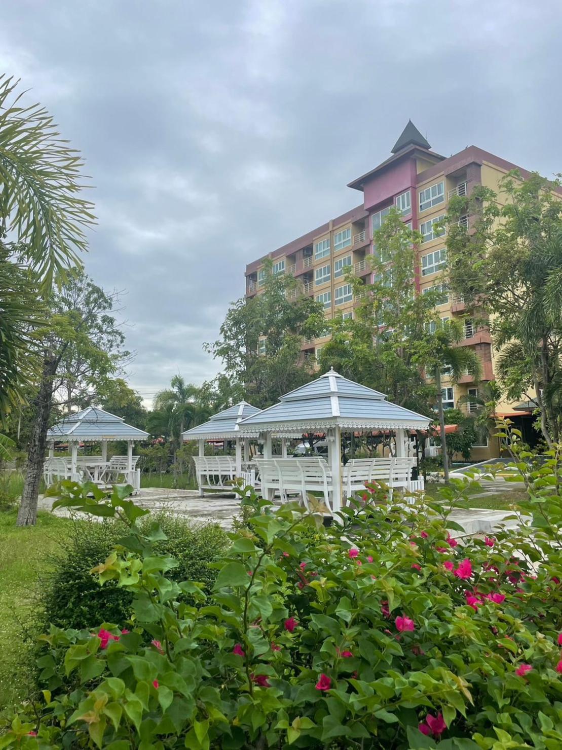 H2Do Hotel Ban Khlong Sanam Phli Exterior foto